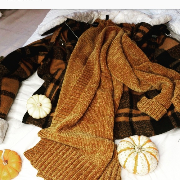 🆕️//The Sol// Chenille mustard yellow Cardigan - Picture 4 of 6